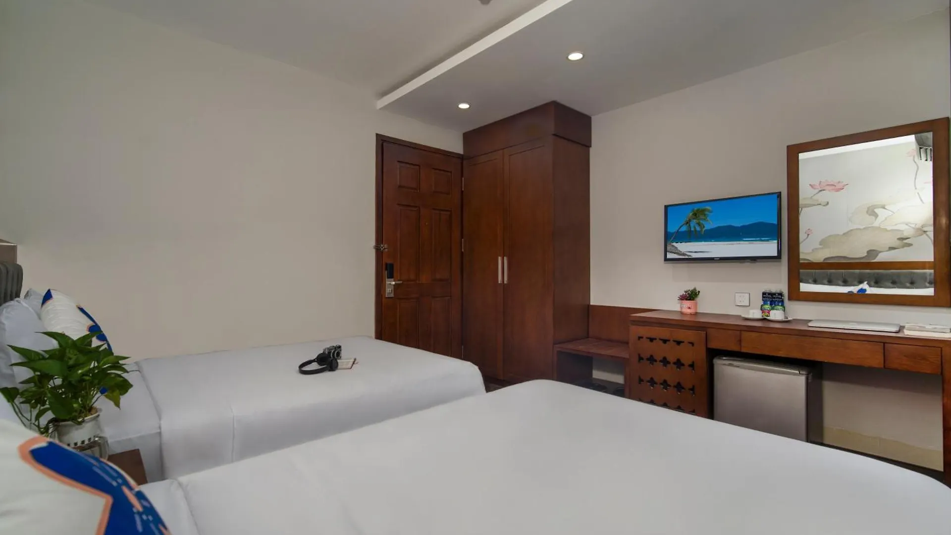 Delicate Hotel Da Nang 4*,